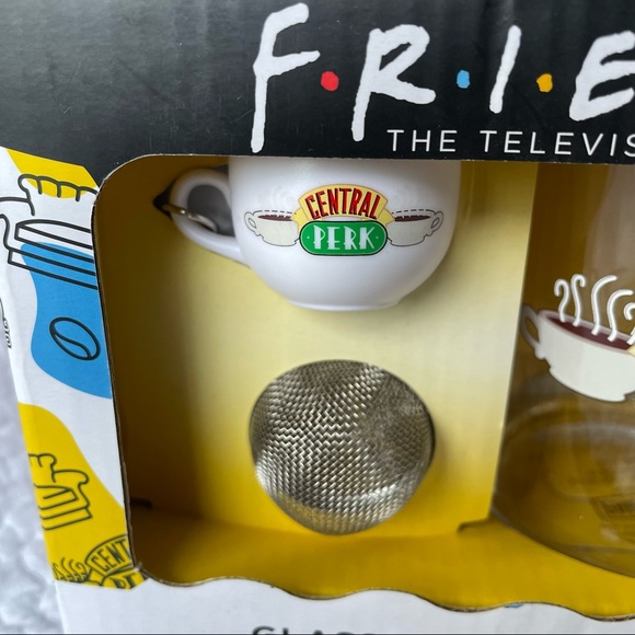 Friends Glass Mug and Tea Infuser - Picture 4 of 5